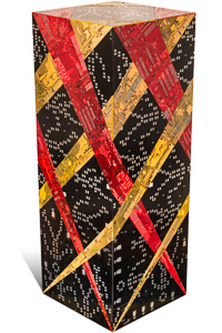 Artwork named "Varilight 2": cybertrash sculpture (totem) by the sculptor Rémy Tassou. Main view. (vignette).